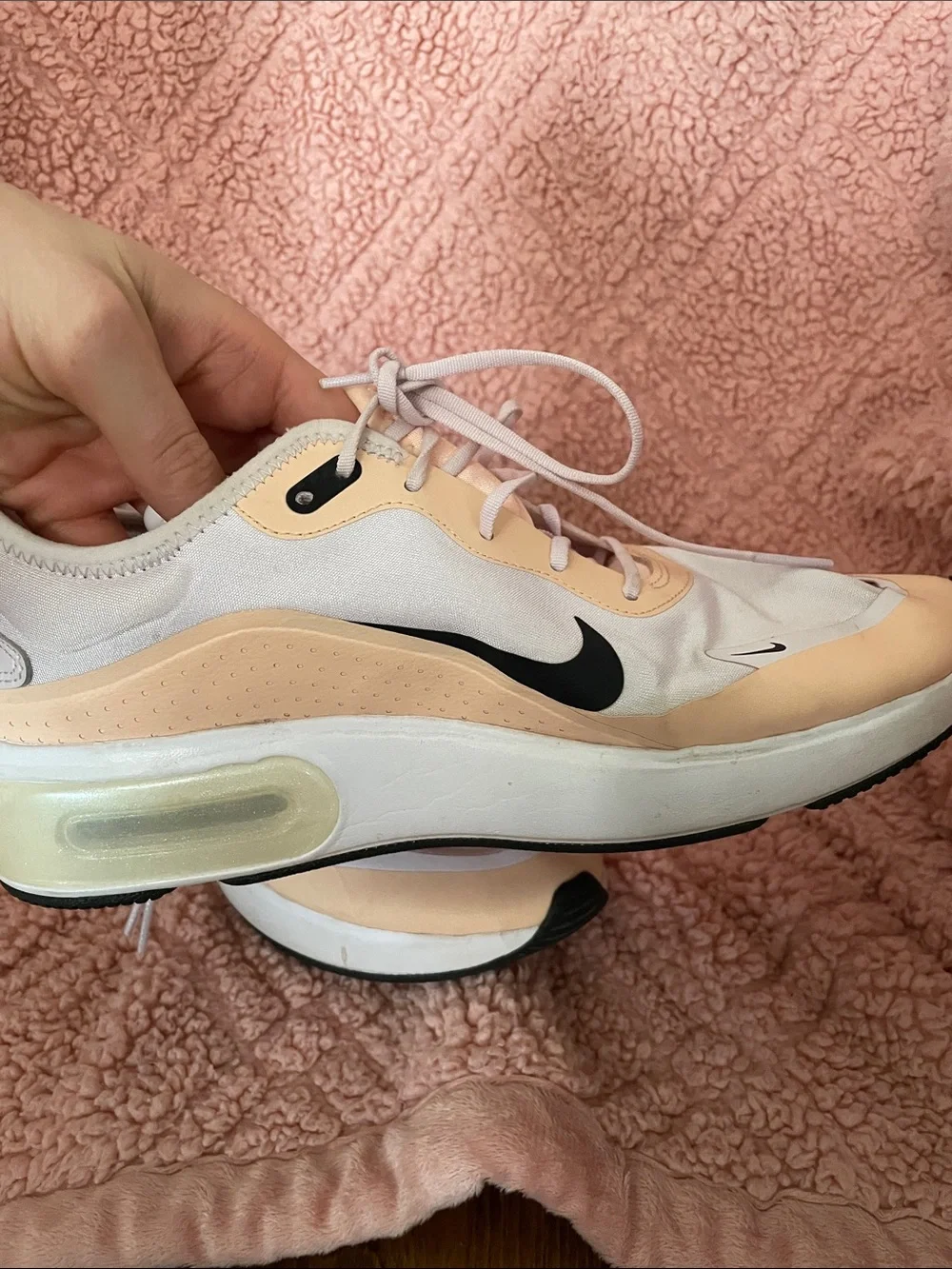 Nike White & Peach Athletic Sneakers with Black Swoosh